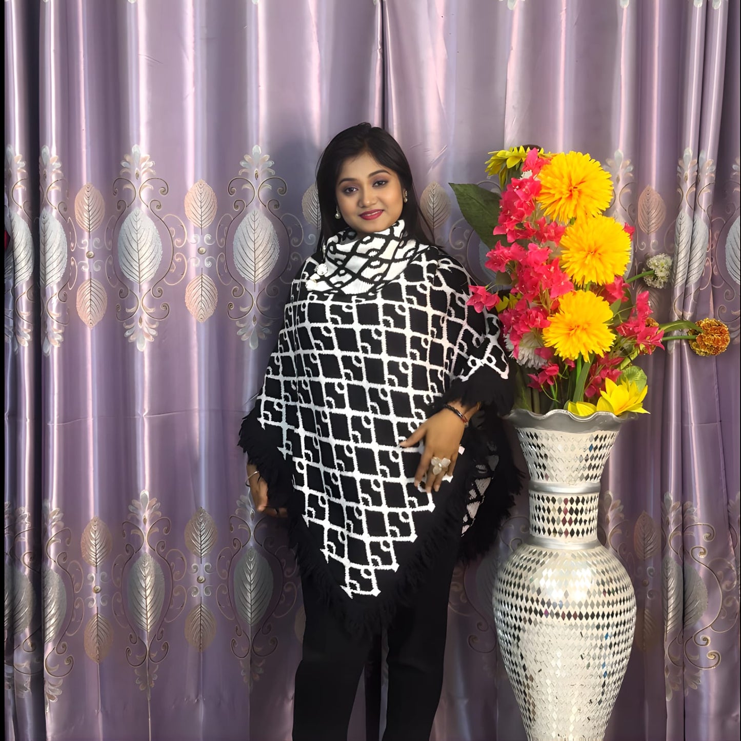 পঞ্চ সুযেটার ব্লাক